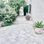 Iris House Holiday home *